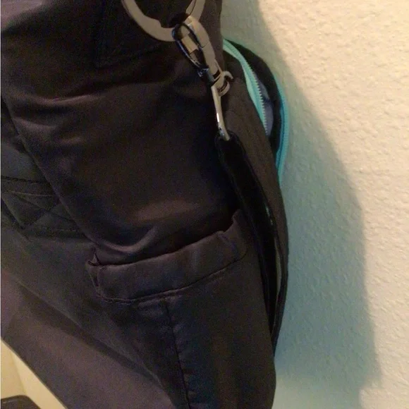 Lug Ace Tote - Picture 7 of 8